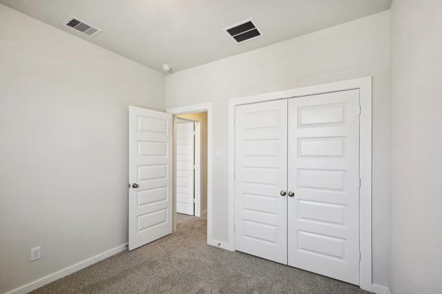 586 Avisa Drive, Kemah, TX 77565