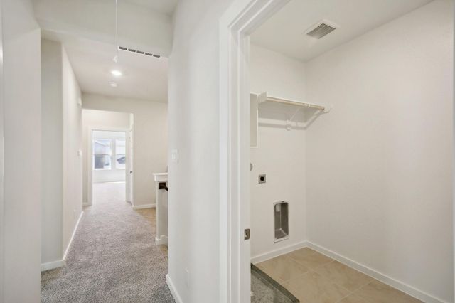 586 Avisa Drive, Kemah, TX 77565