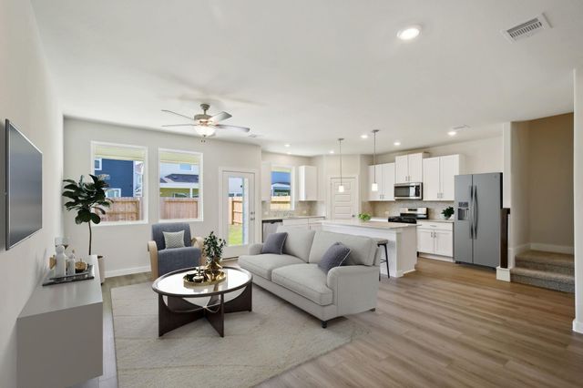 586 Avisa Drive, Kemah, TX 77565