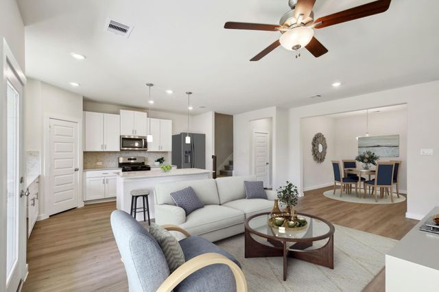 586 Avisa Drive, Kemah, TX 77565