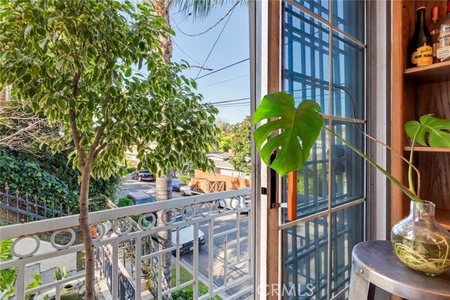 4220 Toland Way, Los Angeles, CA 90065