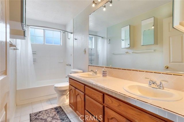 4220 Toland Way, Los Angeles, CA 90065