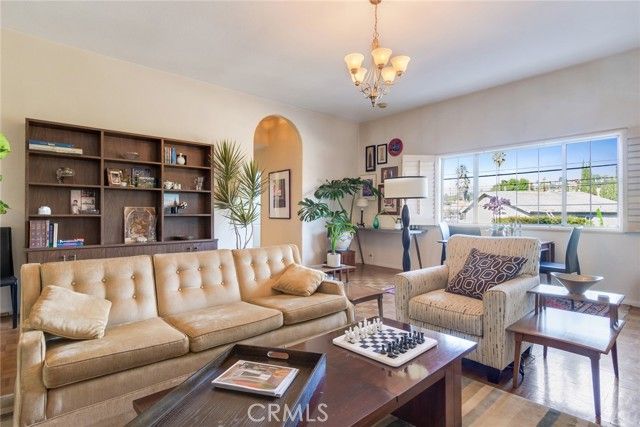 4220 Toland Way, Los Angeles, CA 90065