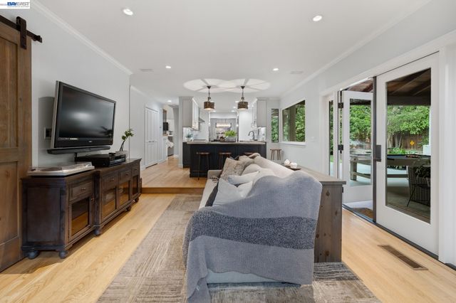 2726 Chateau Way, Livermore, CA 94550