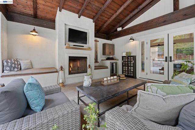 2726 Chateau Way, Livermore, CA 94550