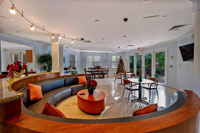 300 Uno Lago Drive 405, Juno Beach, FL 33408