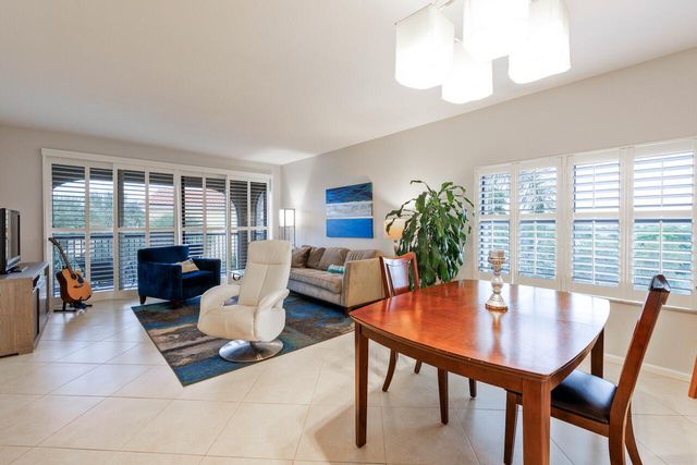 300 Uno Lago Drive 405, Juno Beach, FL 33408