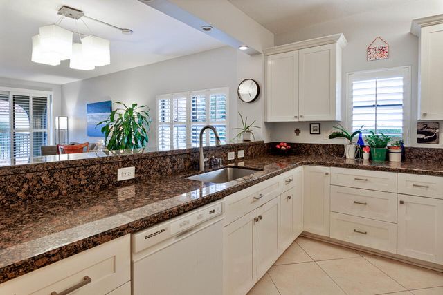 300 Uno Lago Drive 405, Juno Beach, FL 33408