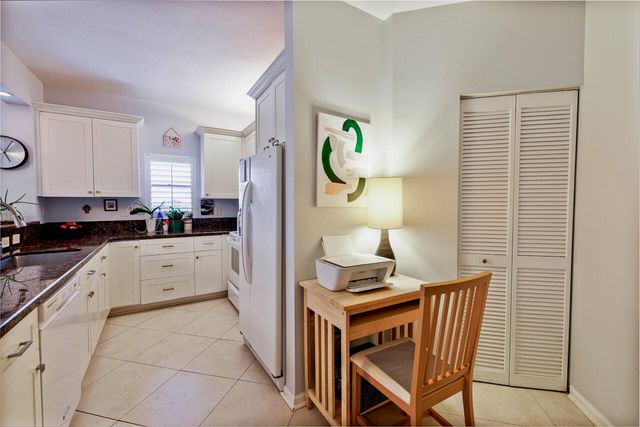 300 Uno Lago Drive 405, Juno Beach, FL 33408