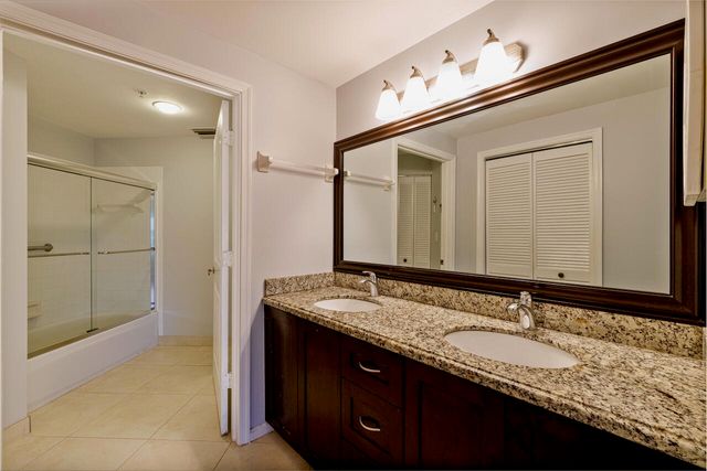 300 Uno Lago Drive 405, Juno Beach, FL 33408