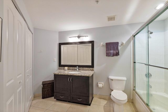 300 Uno Lago Drive 405, Juno Beach, FL 33408