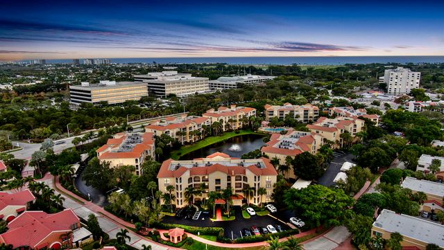 300 Uno Lago Drive 405, Juno Beach, FL 33408