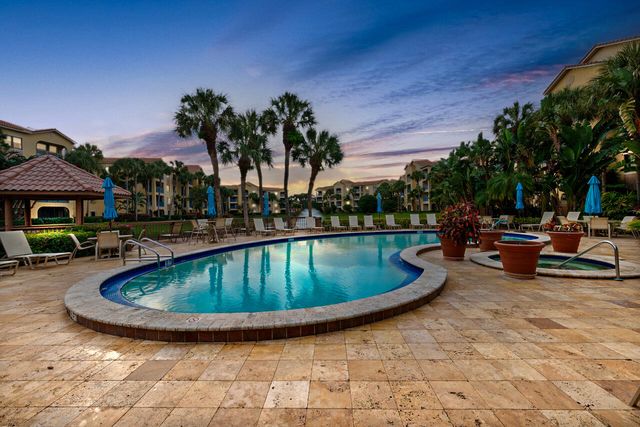 300 Uno Lago Drive 405, Juno Beach, FL 33408