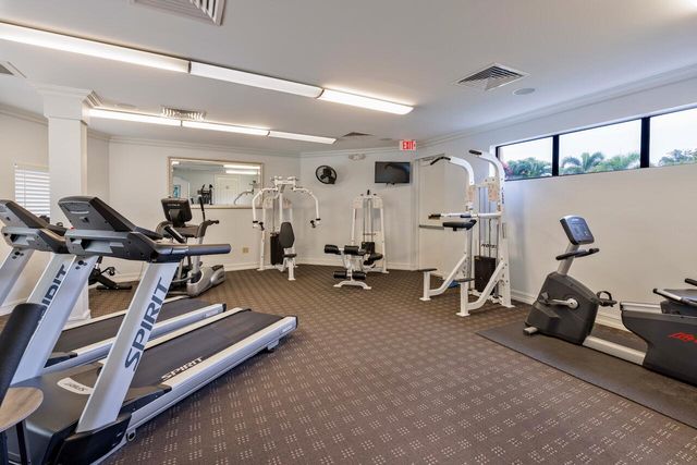 300 Uno Lago Drive 405, Juno Beach, FL 33408