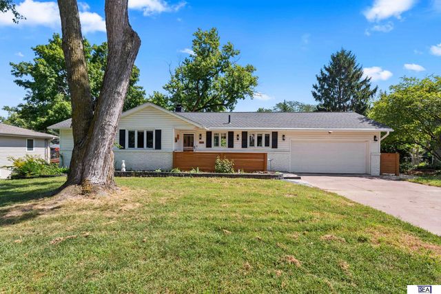 3315 S 104th Avenue, Omaha, NE 68124