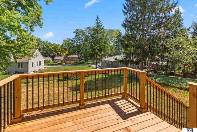 3315 S 104th Avenue, Omaha, NE 68124