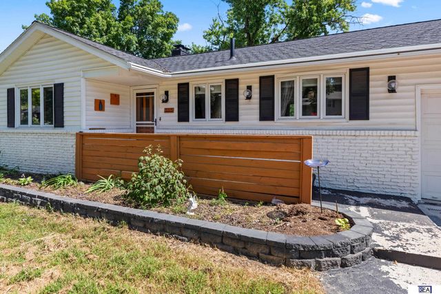 3315 S 104th Avenue, Omaha, NE 68124