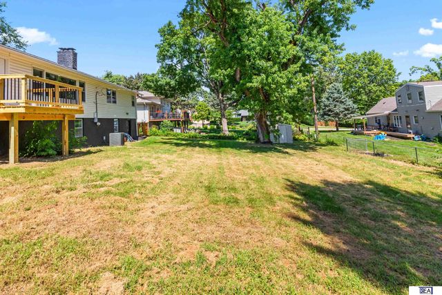3315 S 104th Avenue, Omaha, NE 68124