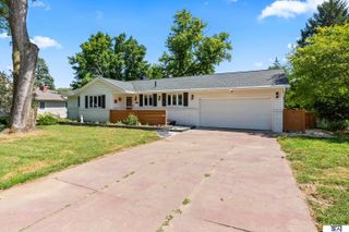 3315 S 104th Avenue, Omaha, NE 68124
