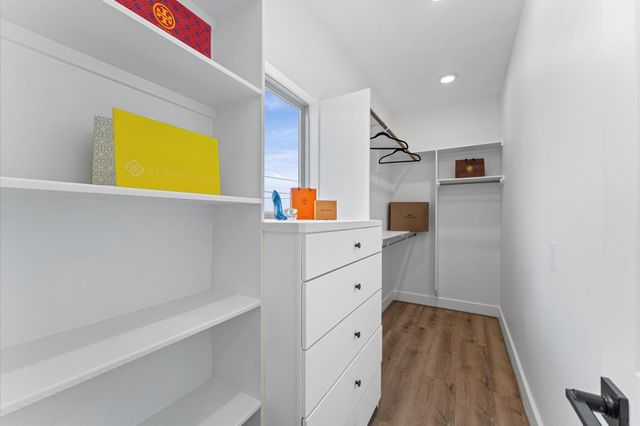 1122 W 17th Street E, Houston, TX 77008