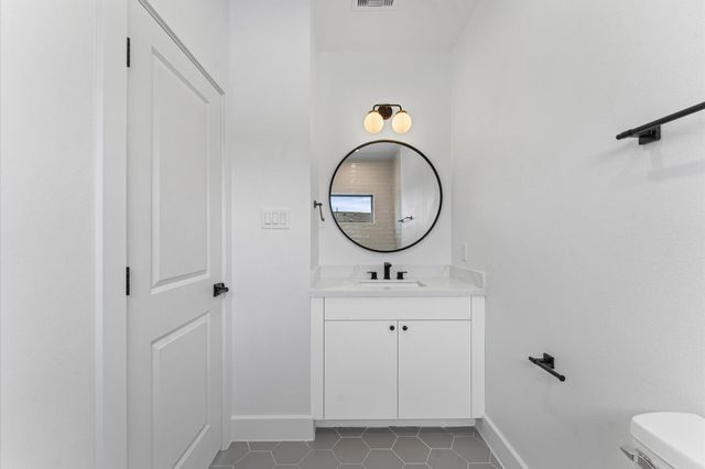 1122 W 17th Street E, Houston, TX 77008