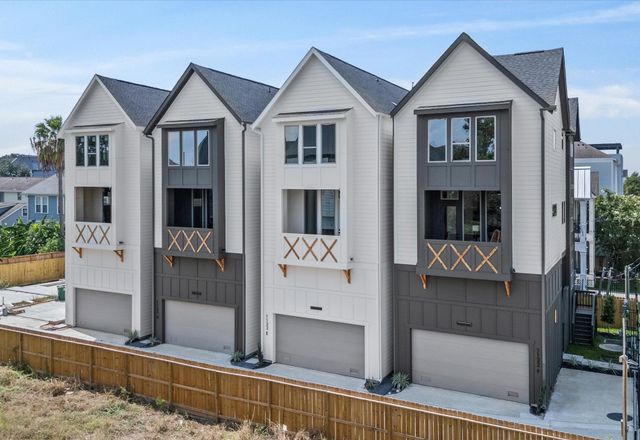 1122 W 17th Street E, Houston, TX 77008