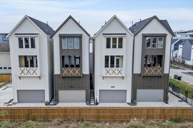 1122 W 17th Street E, Houston, TX 77008