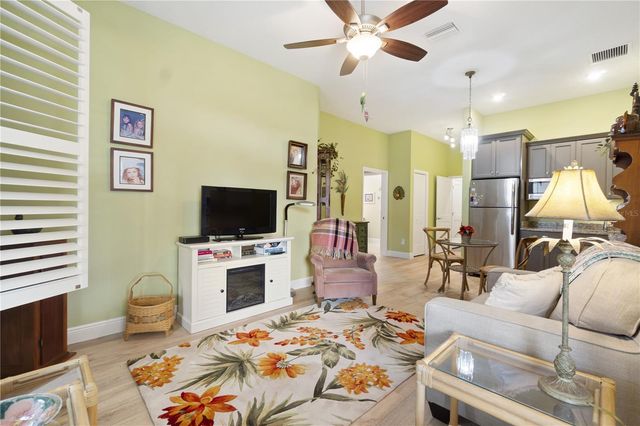 1097 SUGAR LOAF KEY LOOP, Lady Lake, FL 32159