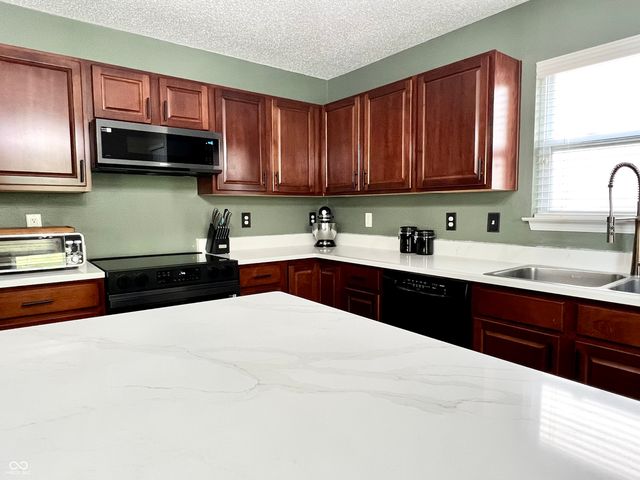 10188 Orange Blossom Trail, Fishers, IN 46038