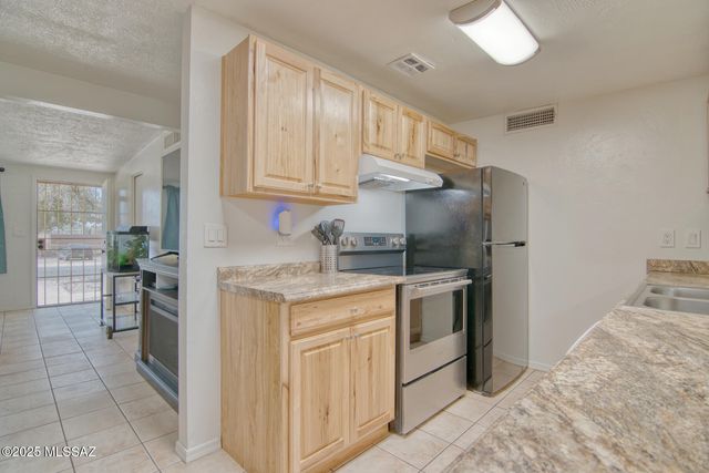 1456 W Knox Street, Tucson, AZ 85705