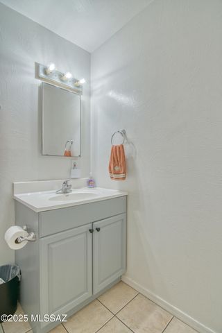 1456 W Knox Street, Tucson, AZ 85705