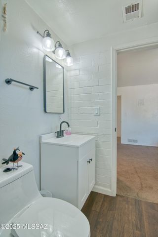 1456 W Knox Street, Tucson, AZ 85705