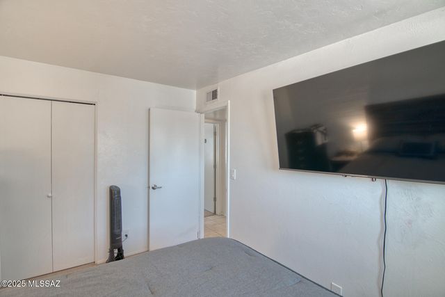 1456 W Knox Street, Tucson, AZ 85705