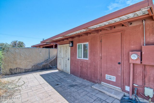 1456 W Knox Street, Tucson, AZ 85705