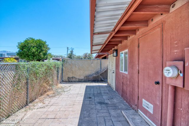 1456 W Knox Street, Tucson, AZ 85705
