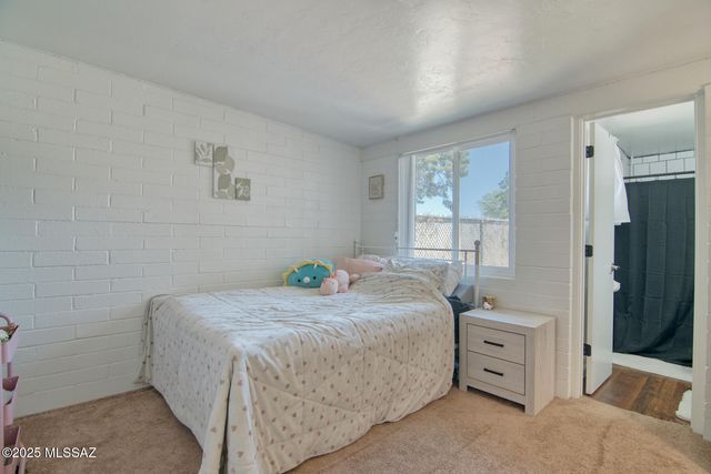 1456 W Knox Street, Tucson, AZ 85705