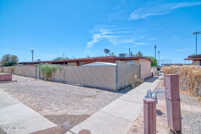 1456 W Knox Street, Tucson, AZ 85705