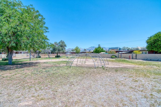 1456 W Knox Street, Tucson, AZ 85705