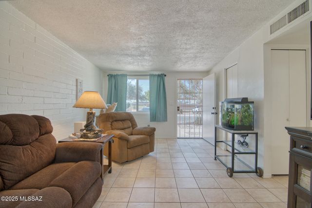 1456 W Knox Street, Tucson, AZ 85705