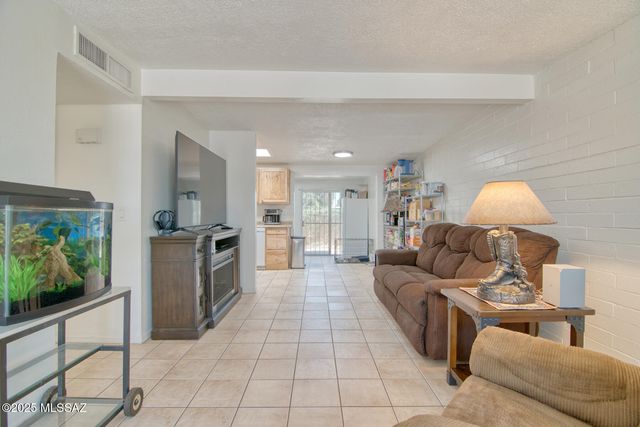 1456 W Knox Street, Tucson, AZ 85705