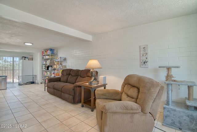 1456 W Knox Street, Tucson, AZ 85705