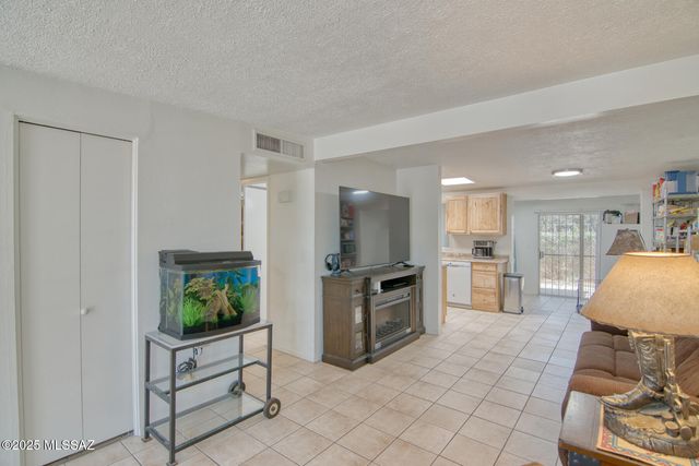 1456 W Knox Street, Tucson, AZ 85705