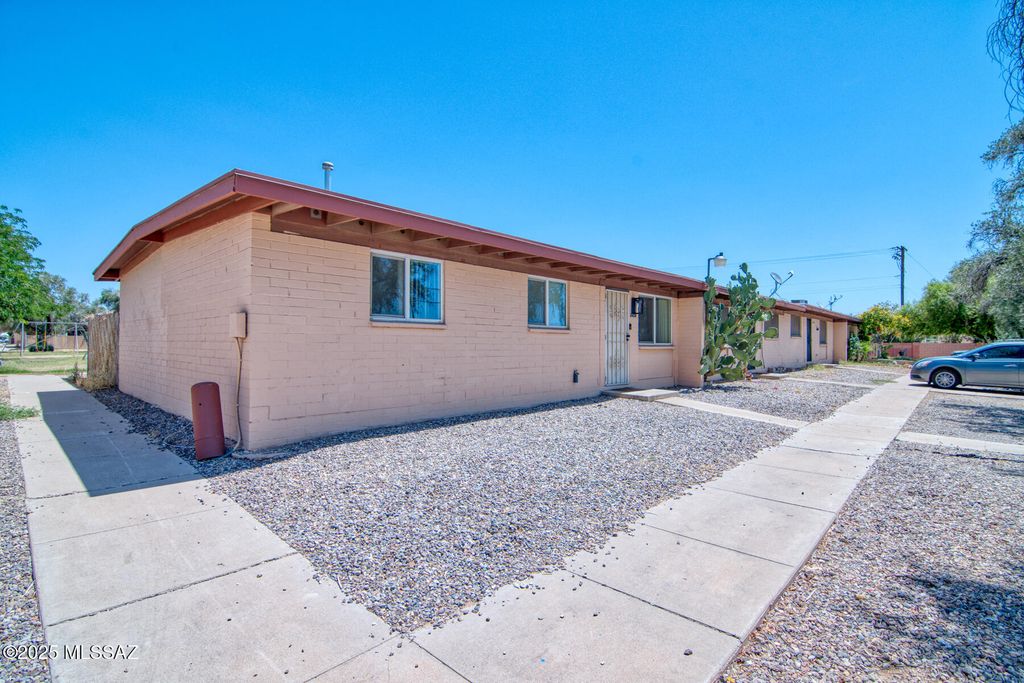 1456 W Knox Street, Tucson, AZ 85705