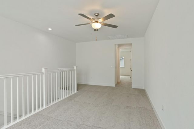 484 Vinal Dr, Manteca, CA 95337