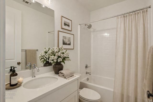 484 Vinal Dr, Manteca, CA 95337