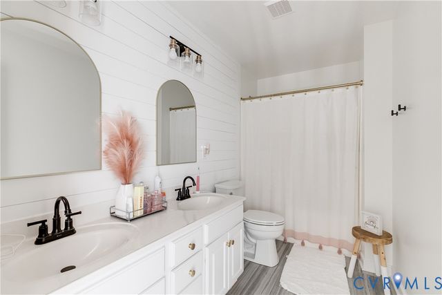 9200 Bailey Oak Dr, Midlothian, VA 23112