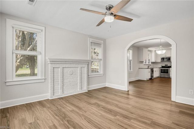 3023 Guinea CIR, Hayes, VA 23072