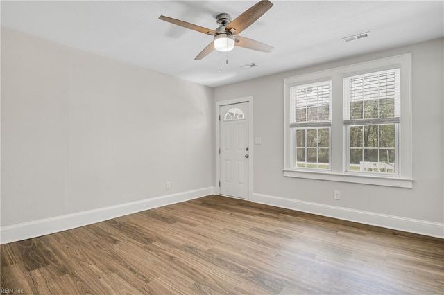 3023 Guinea CIR, Hayes, VA 23072