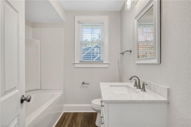 3023 Guinea CIR, Hayes, VA 23072