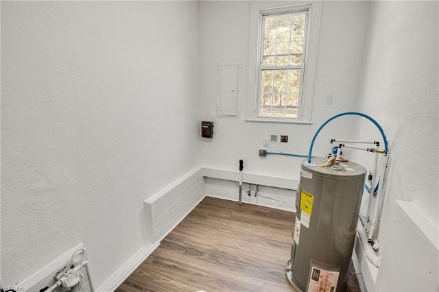 3023 Guinea CIR, Hayes, VA 23072